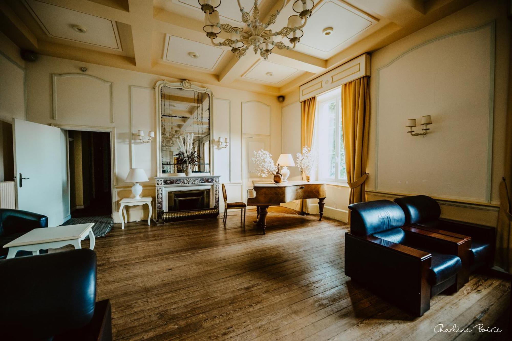 Grand Hotel Des Bains วาล-เลส์-แบ็งส์ ภายนอก รูปภาพ
