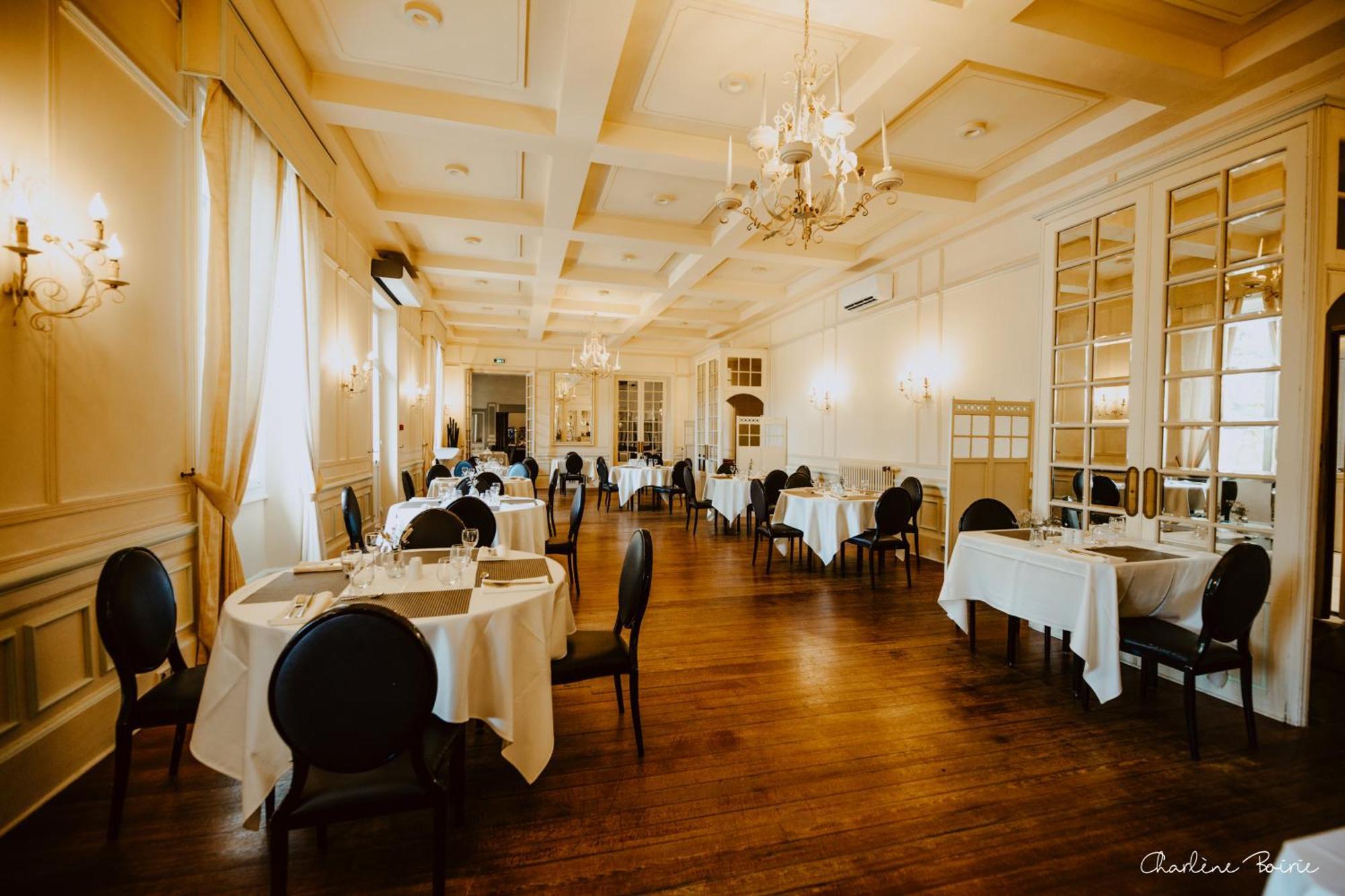 Grand Hotel Des Bains วาล-เลส์-แบ็งส์ ภายนอก รูปภาพ