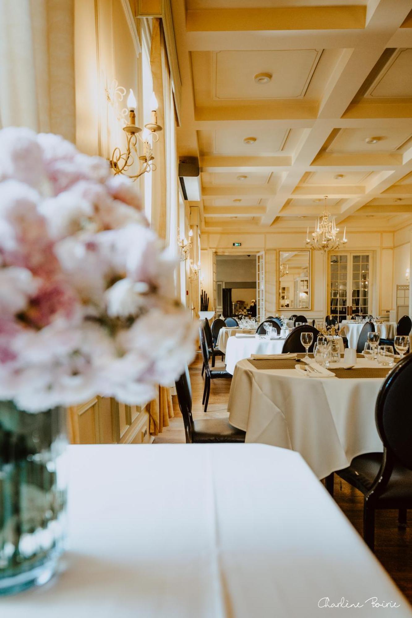 Grand Hotel Des Bains วาล-เลส์-แบ็งส์ ภายนอก รูปภาพ