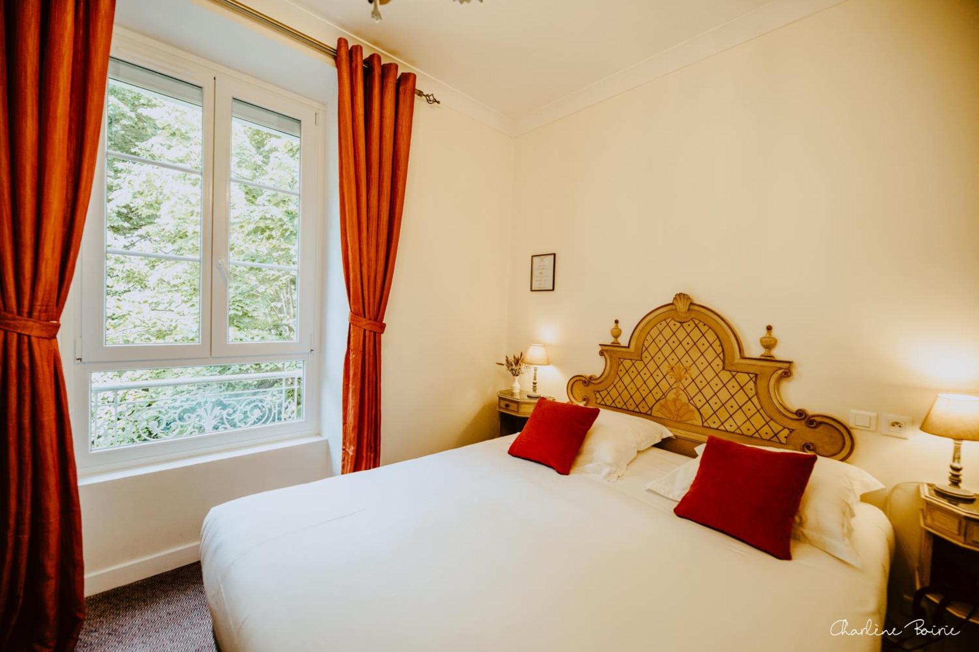 Grand Hotel Des Bains วาล-เลส์-แบ็งส์ ภายนอก รูปภาพ