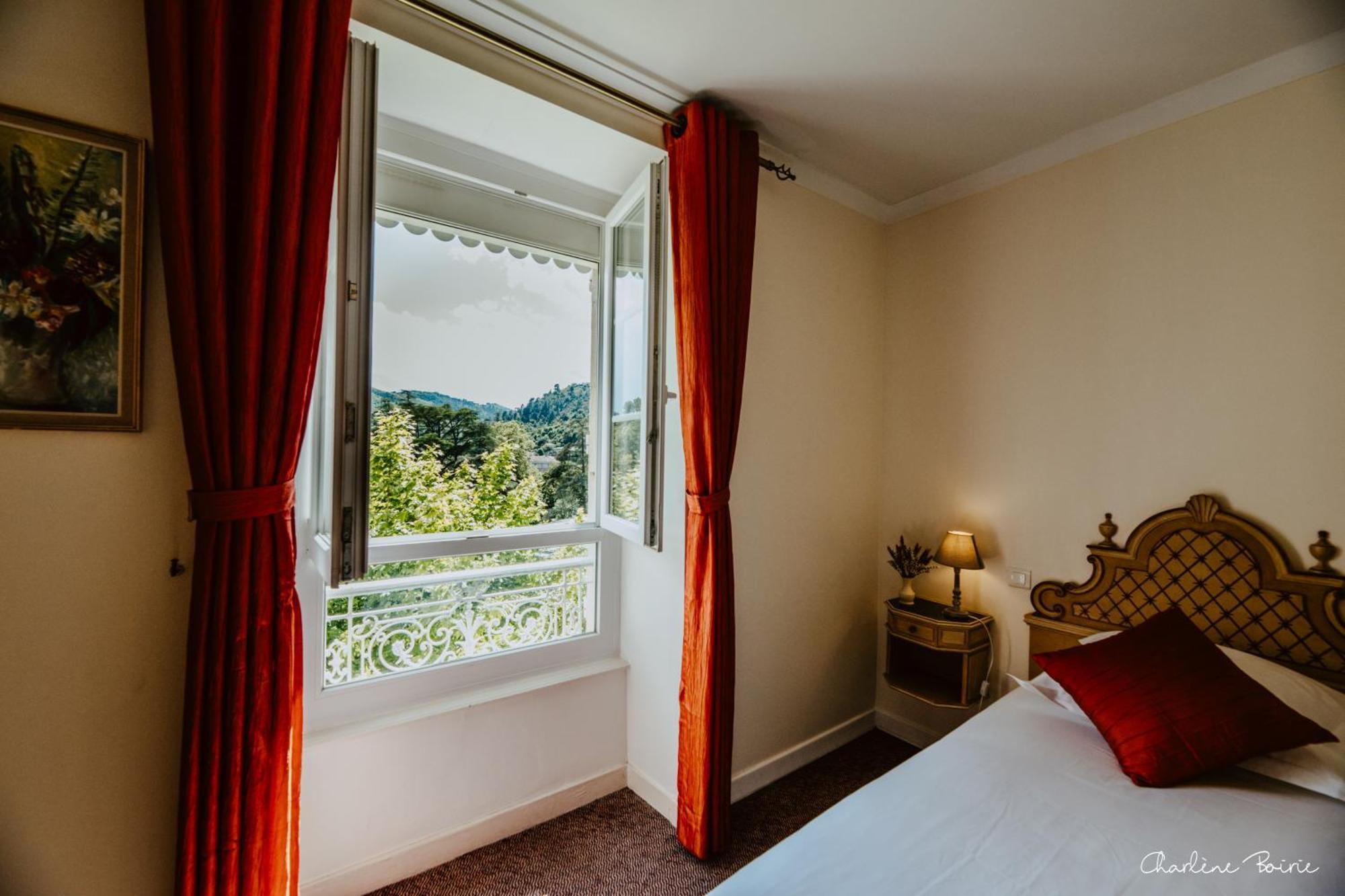 Grand Hotel Des Bains วาล-เลส์-แบ็งส์ ภายนอก รูปภาพ