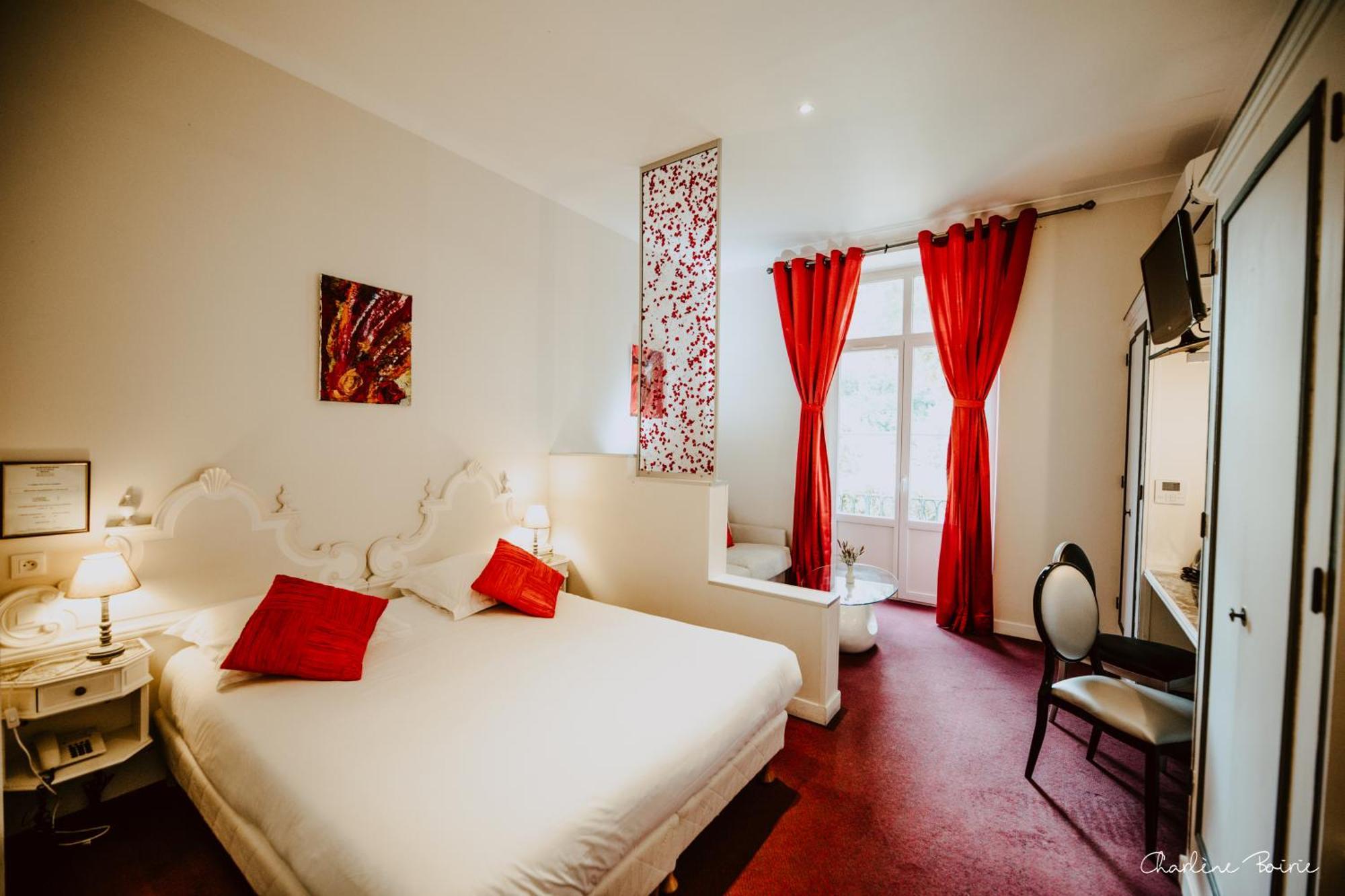 Grand Hotel Des Bains วาล-เลส์-แบ็งส์ ภายนอก รูปภาพ