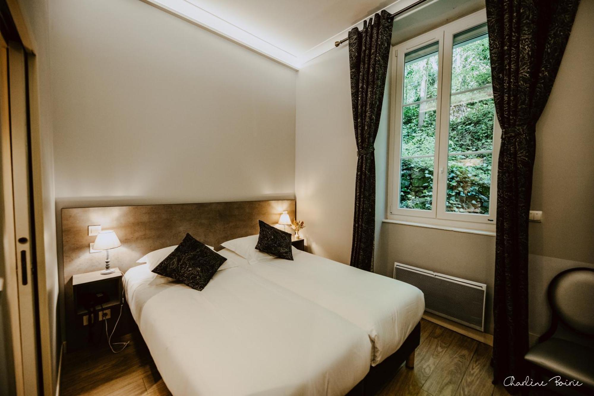 Grand Hotel Des Bains วาล-เลส์-แบ็งส์ ภายนอก รูปภาพ