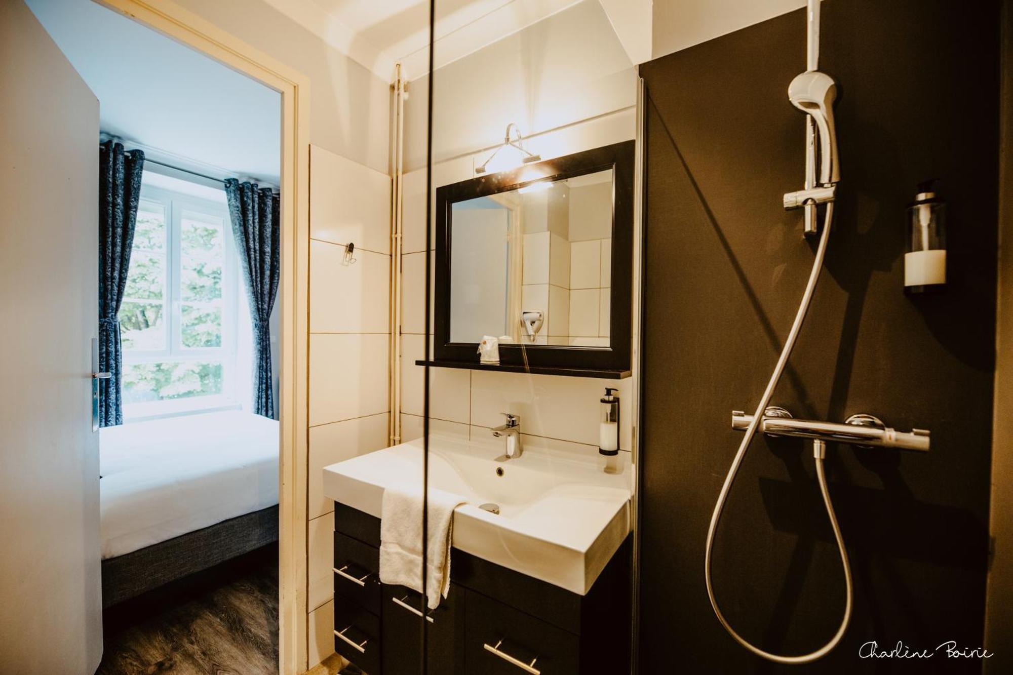 Grand Hotel Des Bains วาล-เลส์-แบ็งส์ ภายนอก รูปภาพ