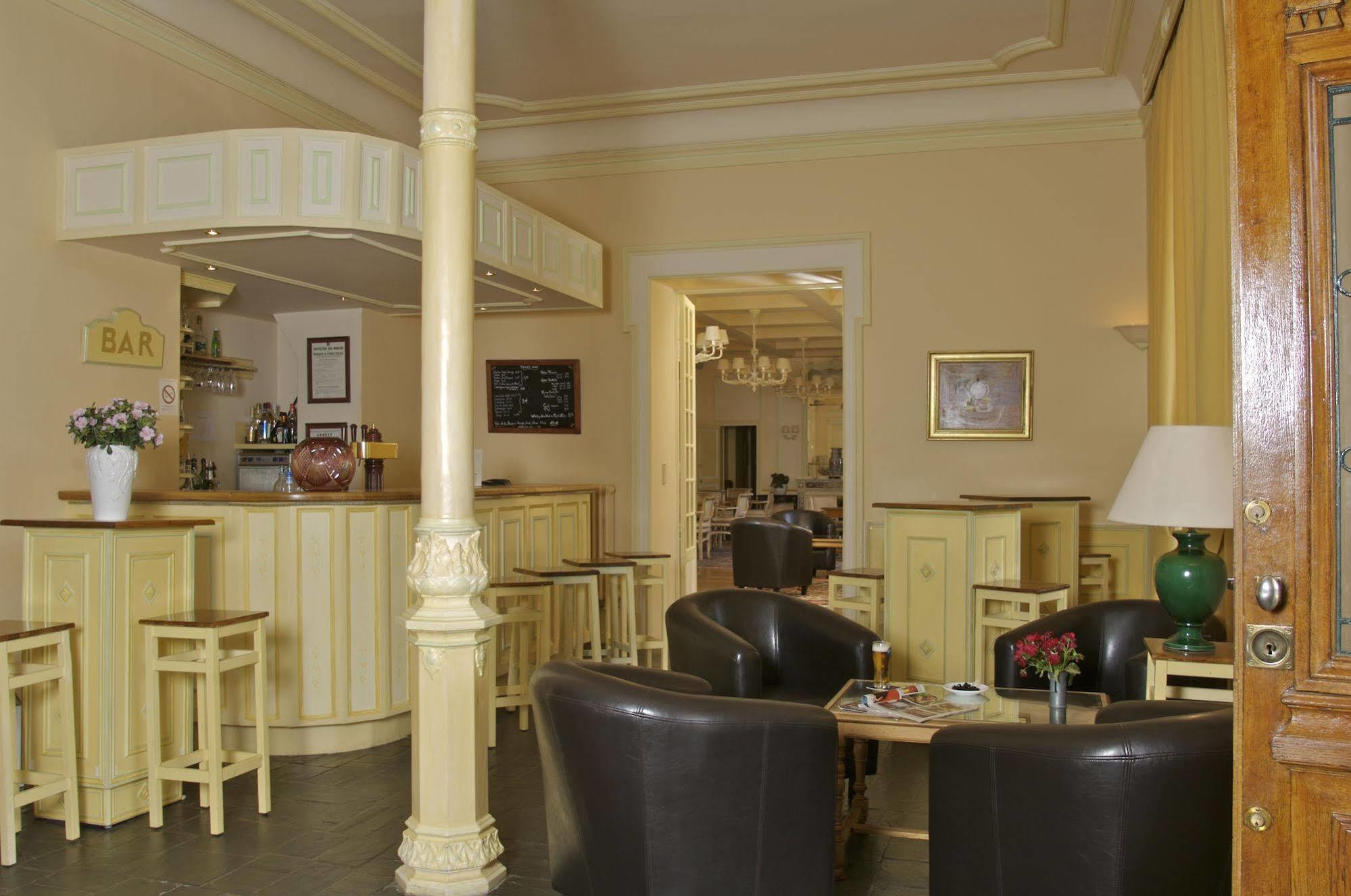 Grand Hotel Des Bains วาล-เลส์-แบ็งส์ ภายนอก รูปภาพ