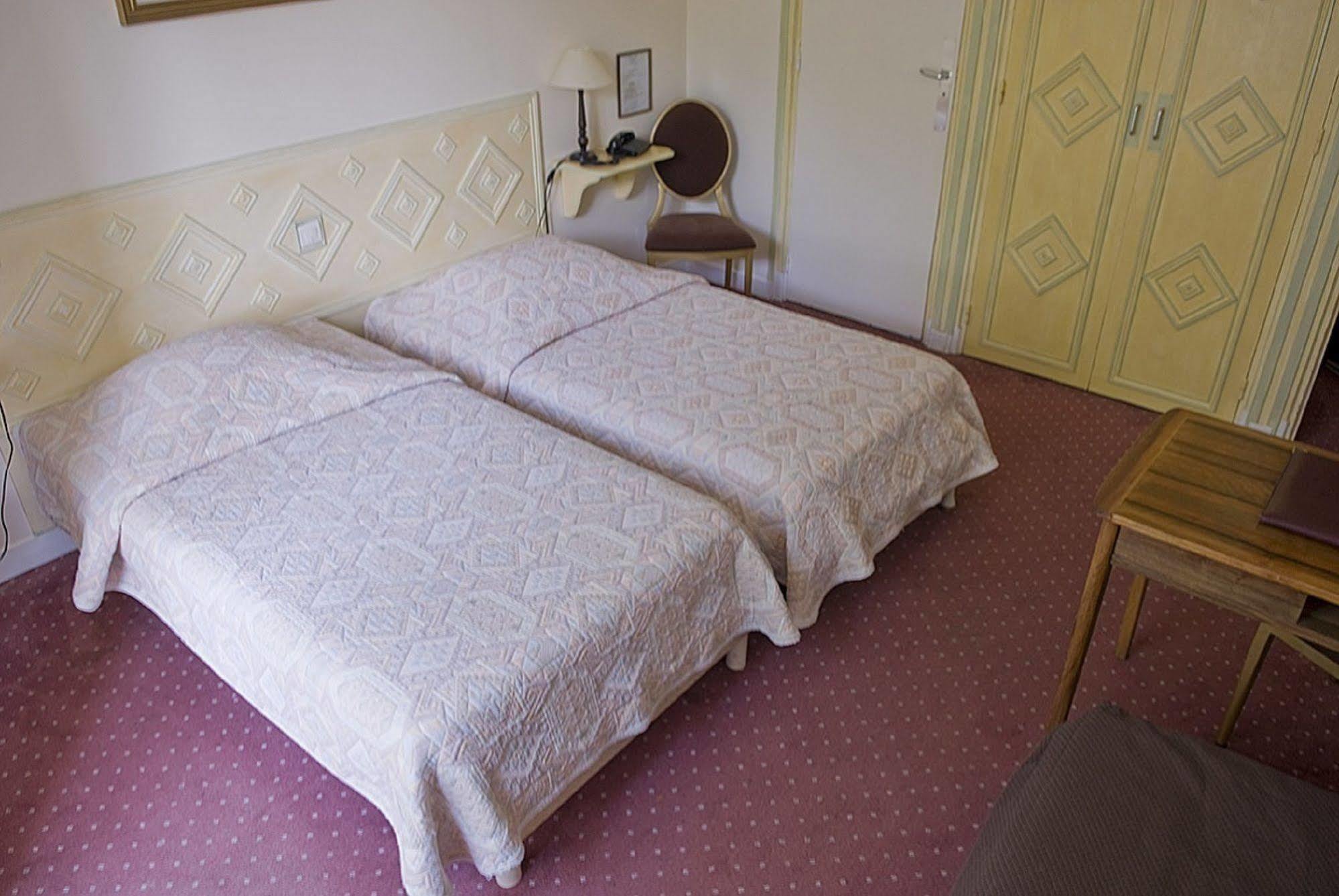 Grand Hotel Des Bains วาล-เลส์-แบ็งส์ ภายนอก รูปภาพ